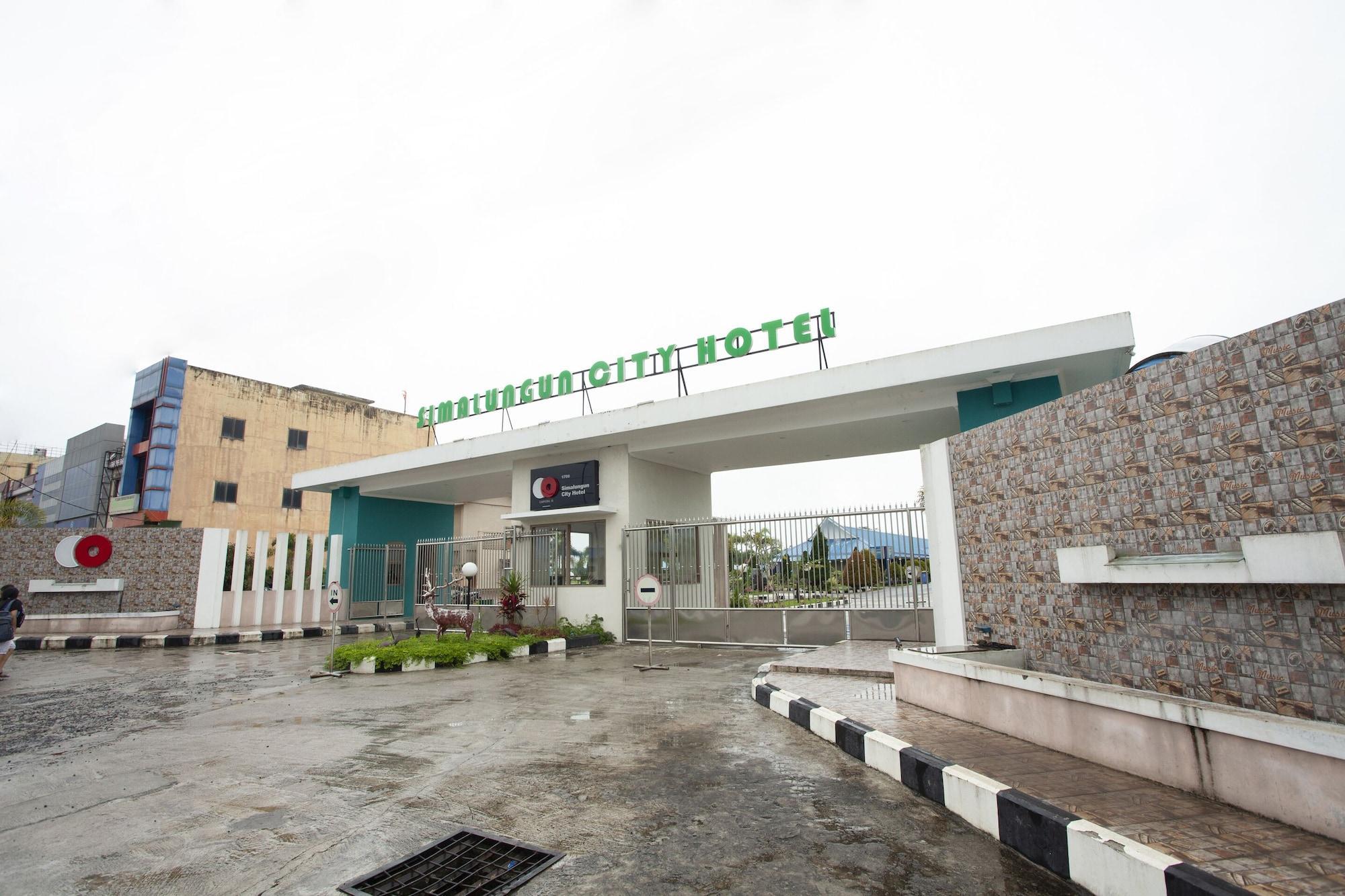 Capital O 1709 Simalungun City Hotel Pematangraya Exterior photo