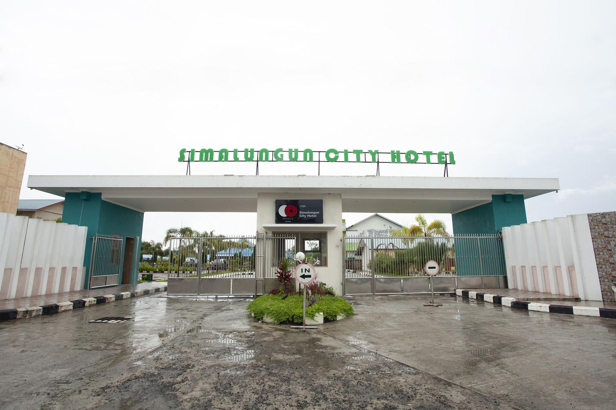 Capital O 1709 Simalungun City Hotel Pematangraya Exterior photo